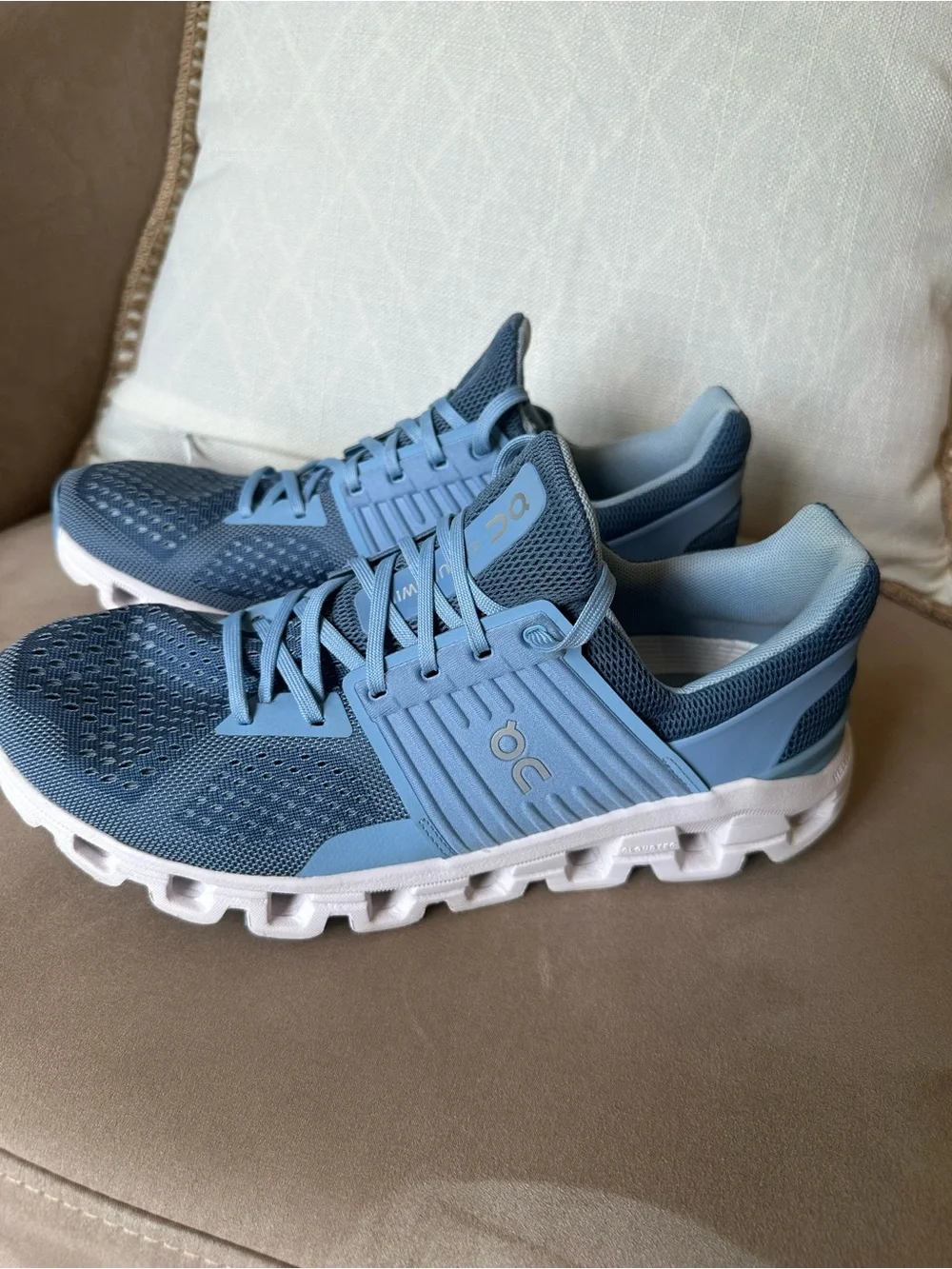 On Cloud women’s cloudswift Running Shoe in Light Blue size 10